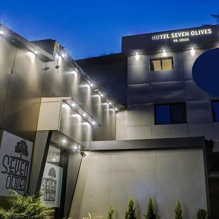 Treebo Trip Seven Olives Andheri Mumbai Ngoại thất bức ảnh