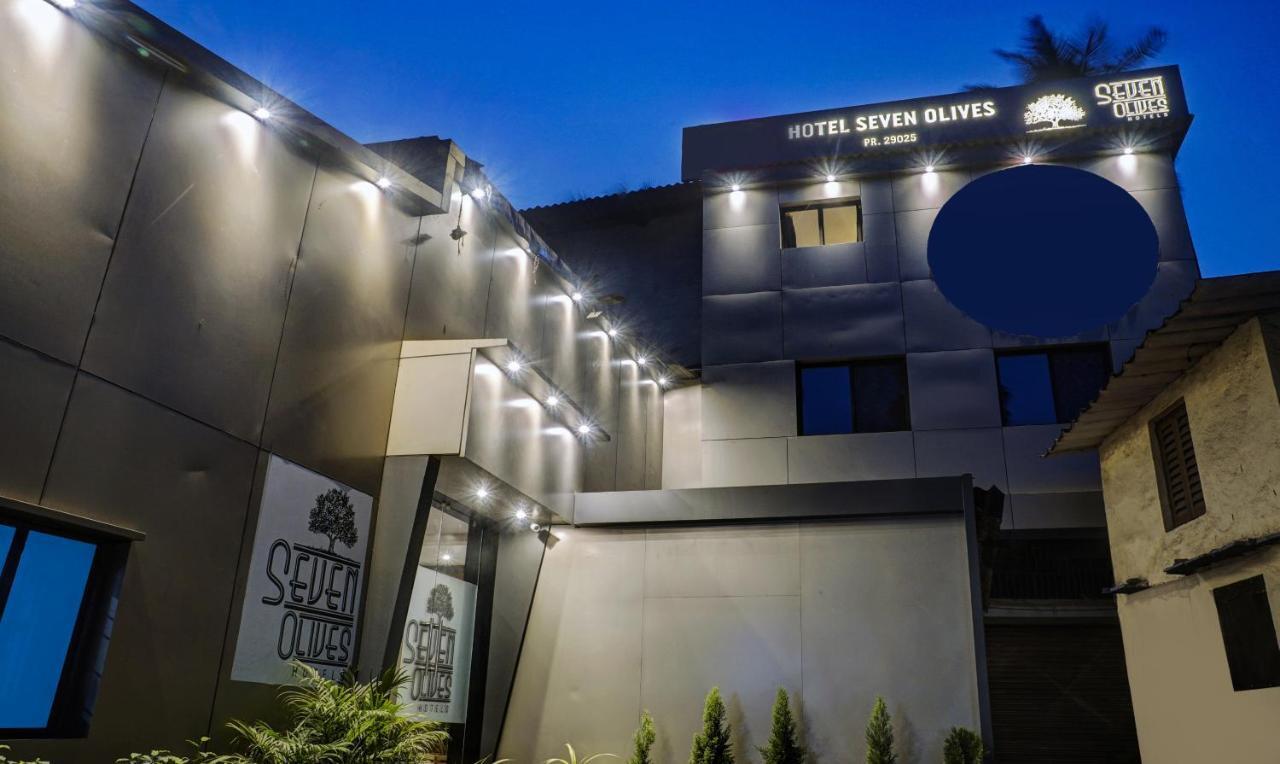 Treebo Trip Seven Olives Andheri Mumbai Ngoại thất bức ảnh