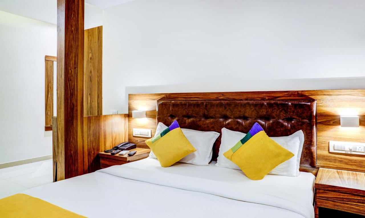 Treebo Trip Seven Olives Andheri Mumbai Ngoại thất bức ảnh